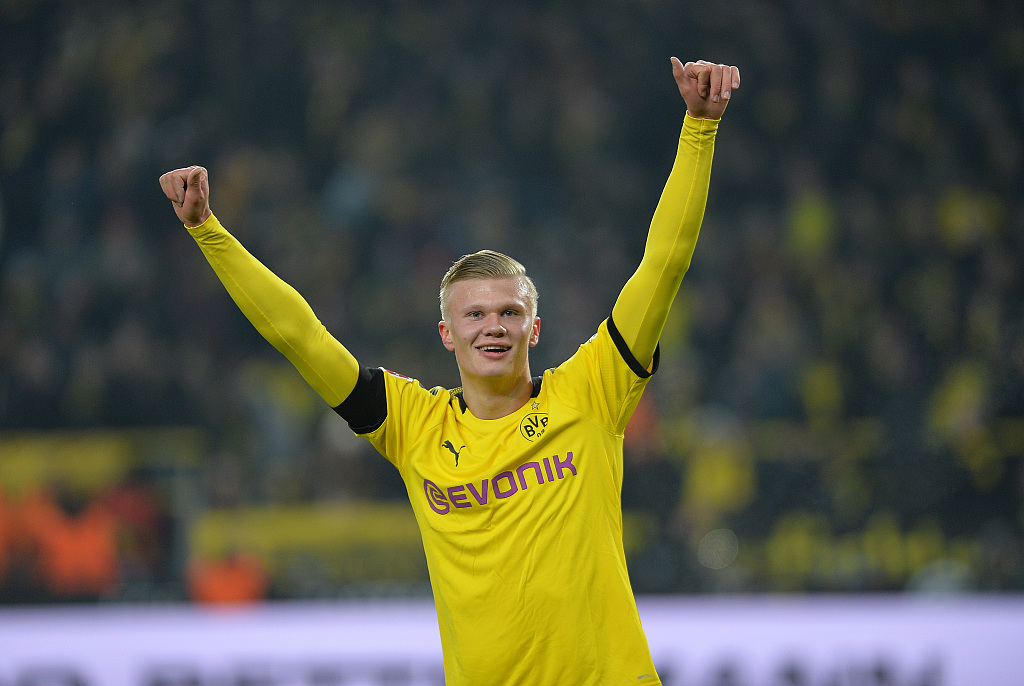 川崎前锋官方：效力10年的40岁韩国前国门郑成龙将自由身离队